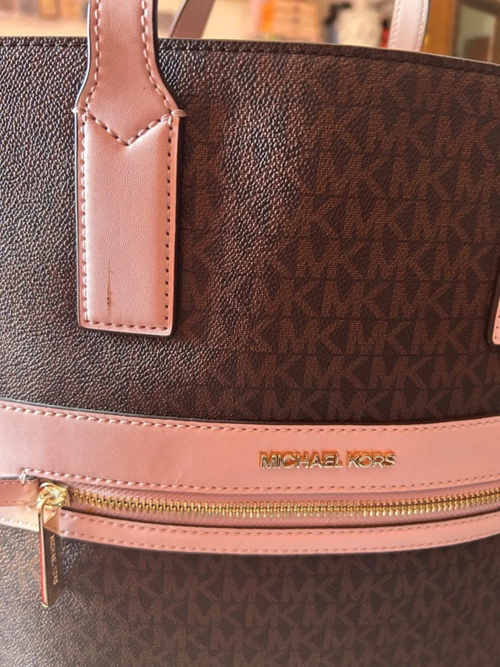 Like New Michael Kors Satchel - Picture 4 of 9